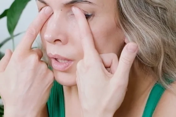 Mid-face lifting massage session